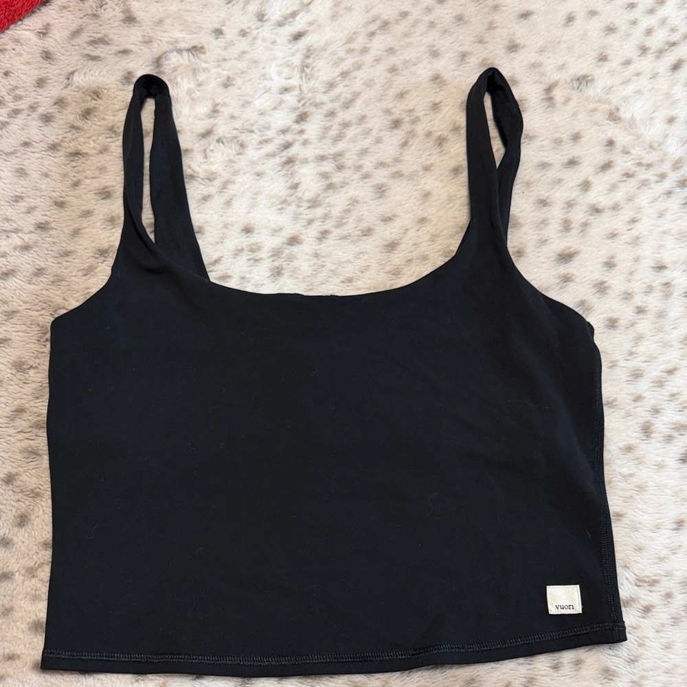 Vuori Black Crop Top